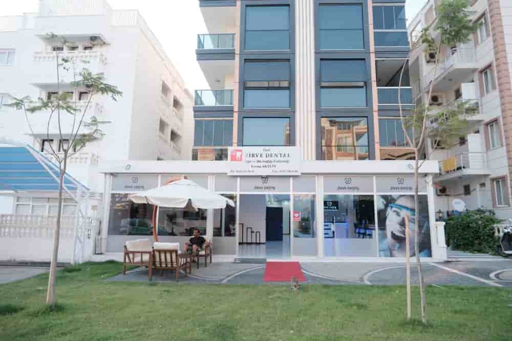 Verifizierte Patientenbewertungen von Zirve Dental in Aydin, Turkey Slider image 8