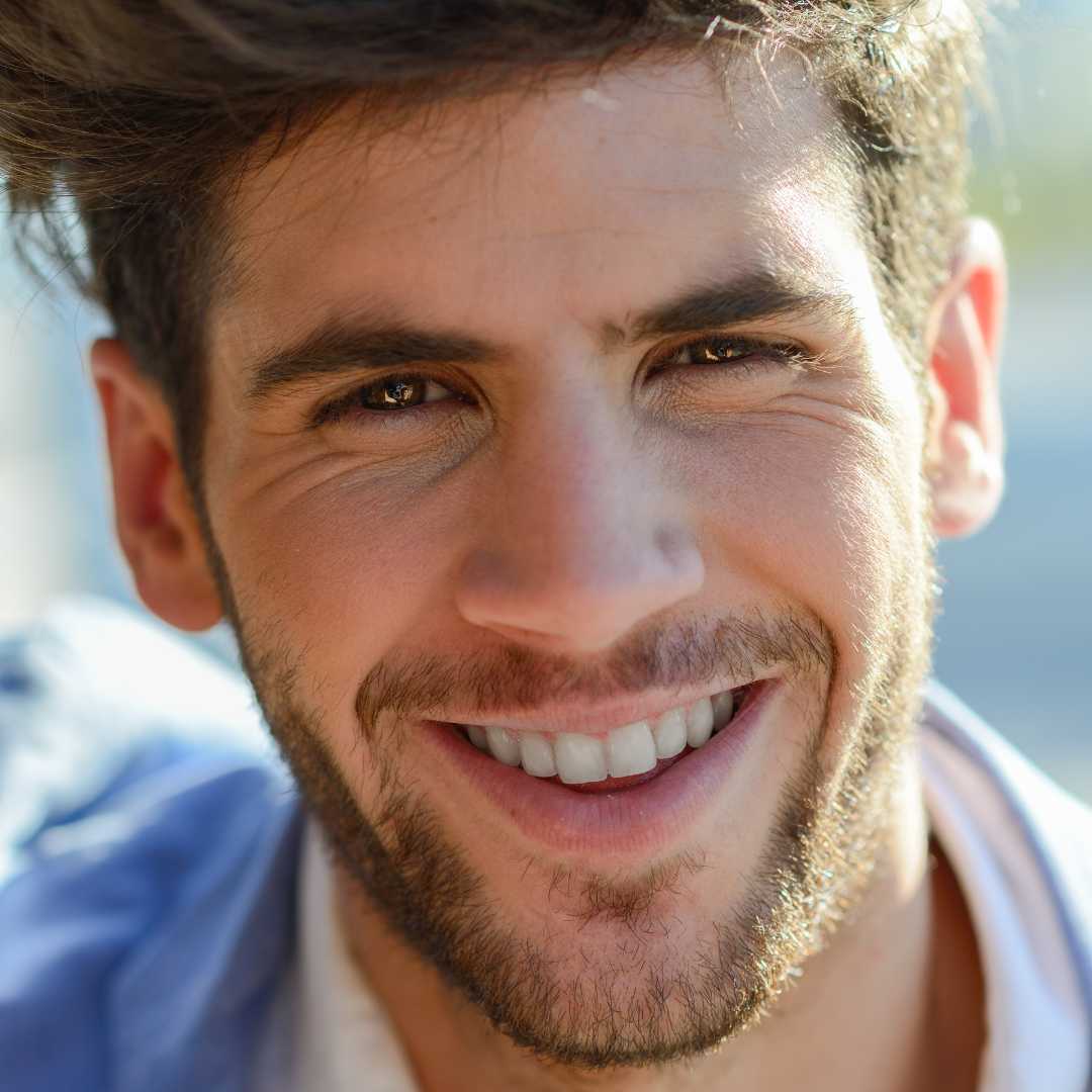 Alles auf 6 Zahnimplantaten NOBEL-Pakete in Izmir, Türkei