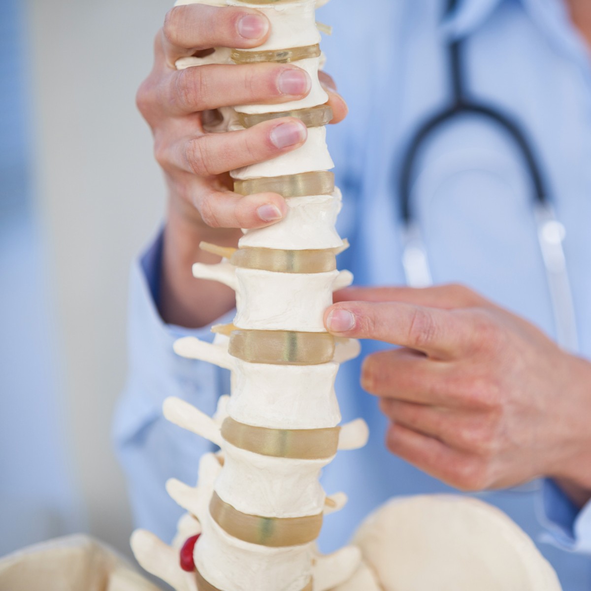 Revolutionäre Optionen für Wirbelsäulenchirurgie bei der Turan Turan Health Group: Minimalinvasive und robotergestützte Lösungen in der Türkei